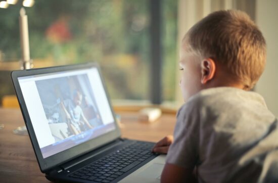 7 koraka za prevazilaženje zavisnosti od ekrana kod deteta